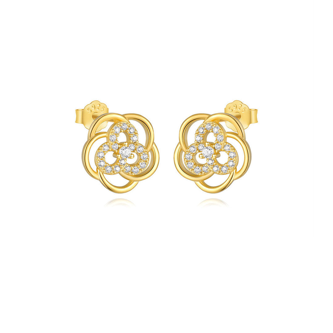 Viktoria – Zarte goldene Ohrringe mit delikatem Glanz.