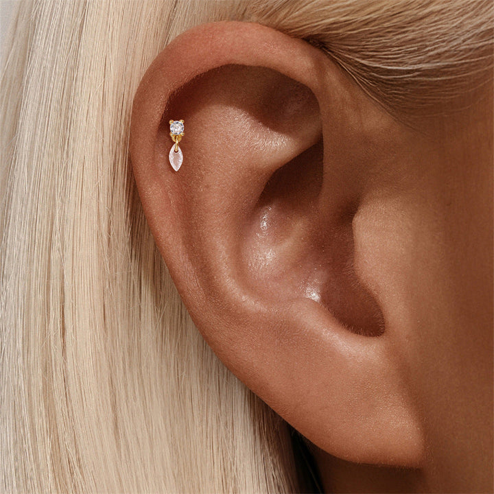 Martina – Goldene Ohrringe mit klarer Linie.