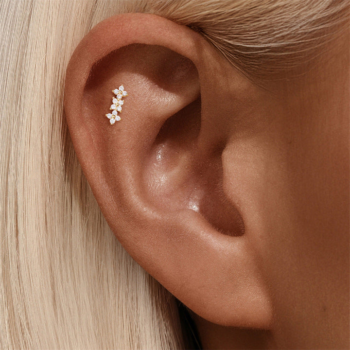 Martina – Goldene Ohrringe mit klarer Linie.