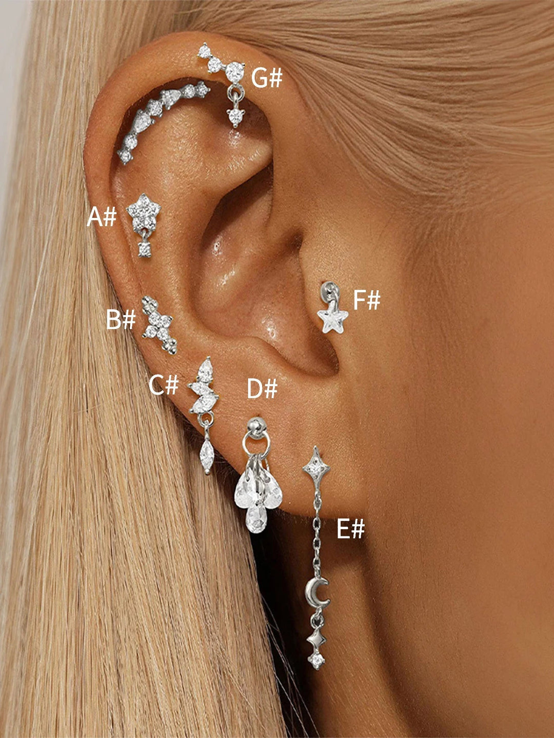 Selina – Zarte goldene Ohrringe mit beweglichem Element.