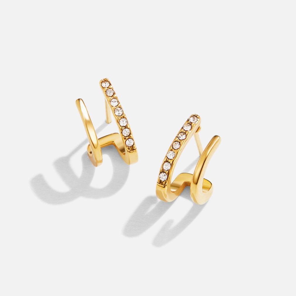 Sabine – Goldene Ringe mit geometrischem Twist.