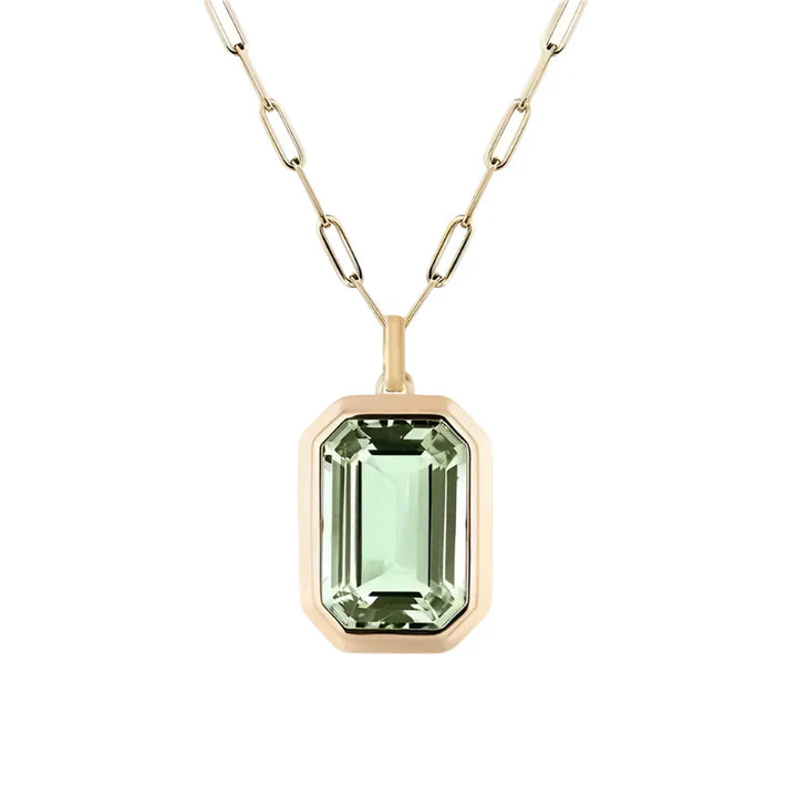 Lara – Halskette mit rechteckigem Smaragd.