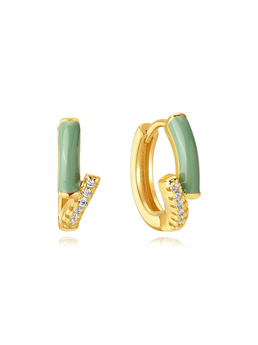 Marta – Goldene Ohrringe mit zeitlosem Design.