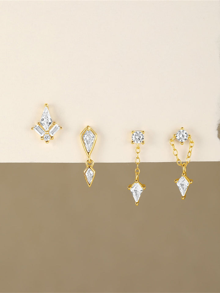 Jana – Goldene Ohrringe mit feinem Liniendesign