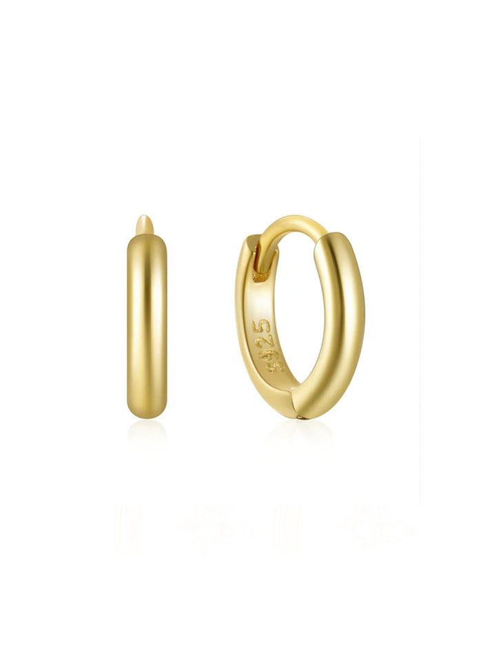 Elena – Goldene Ohrringe mit strukturierten Oberflächen.