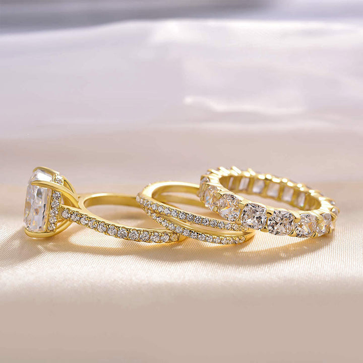 Iris – Diamantring mit ovalem Stein.