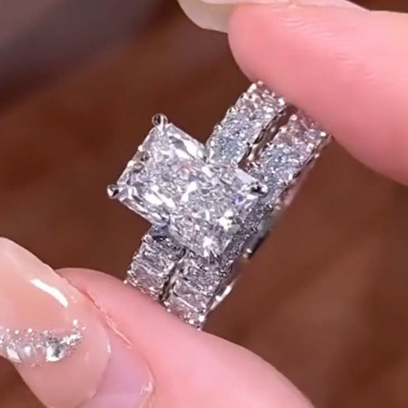 Katrin – Diamantring mit Baguette-Schliff.