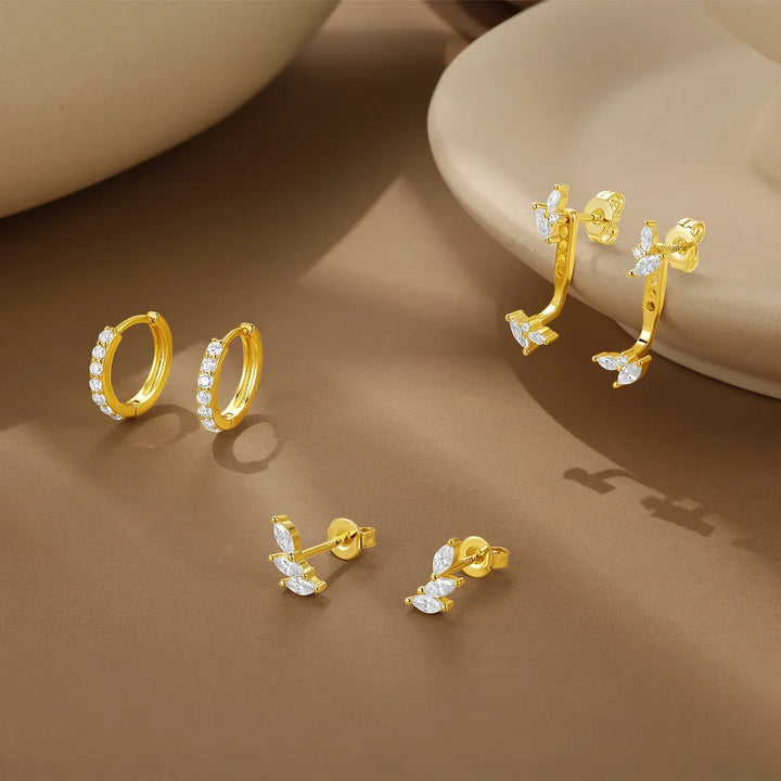 Tanja – Zarte goldene Ohrringe mit klarer Linie.