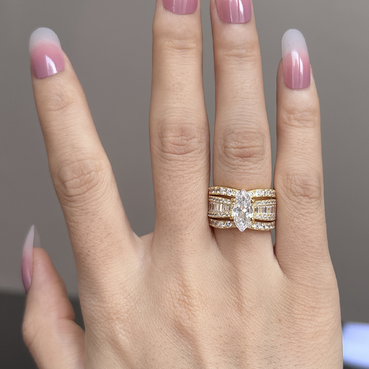 Veronika – Ring-Set mit Diamanten und goldenen Akzenten.