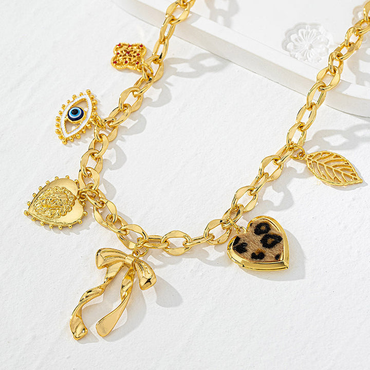 Teresa – Halskette mit markanten Elementen.