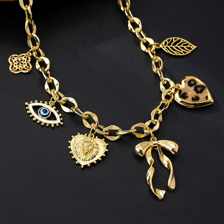 Teresa – Halskette mit markanten Elementen.