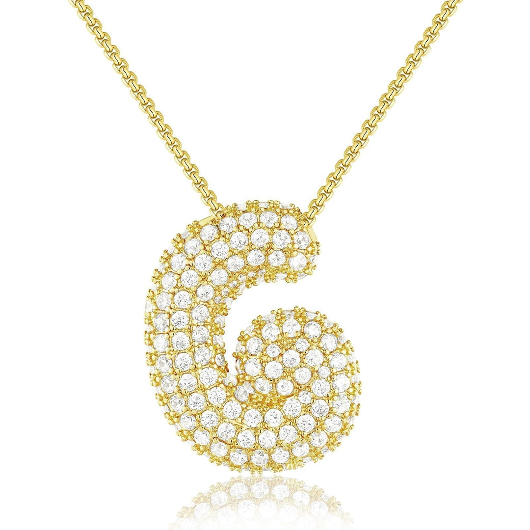 Frieda – Goldkette mit organischem Anhänger.