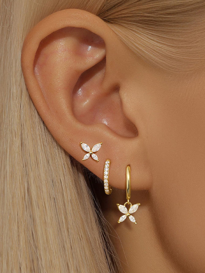 Patricia – Goldene Ohrringe mit feiner Struktur.