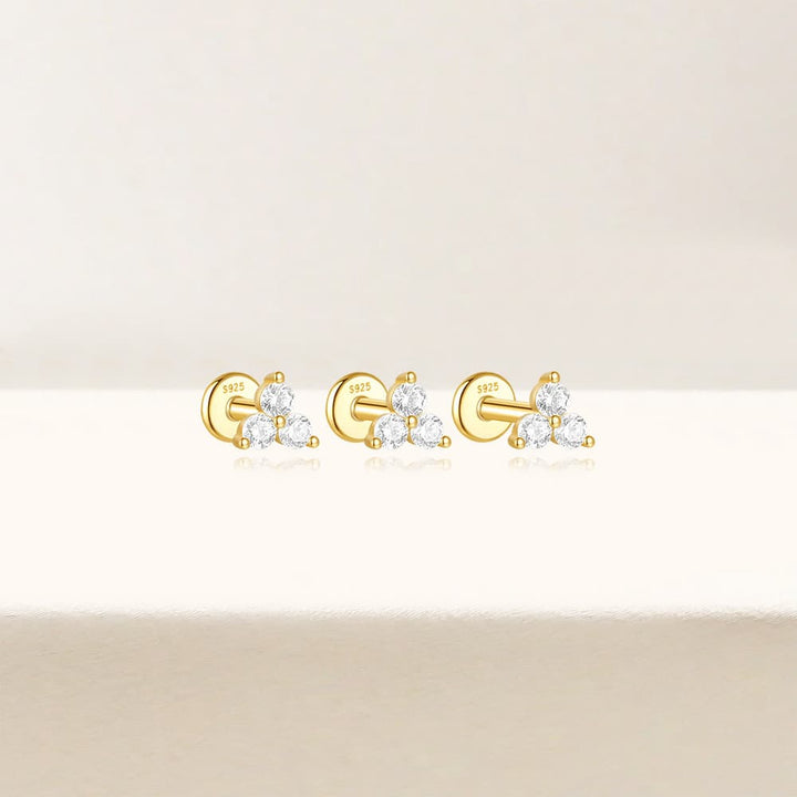 Klara – Goldene Ohrringe im minimalistischen Design.
