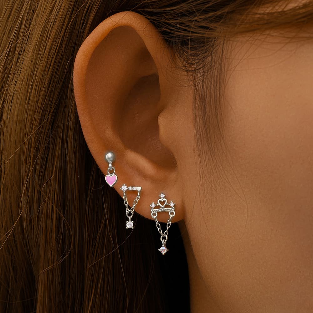 Helena – Goldene Ohrringe mit zarter Silhouette