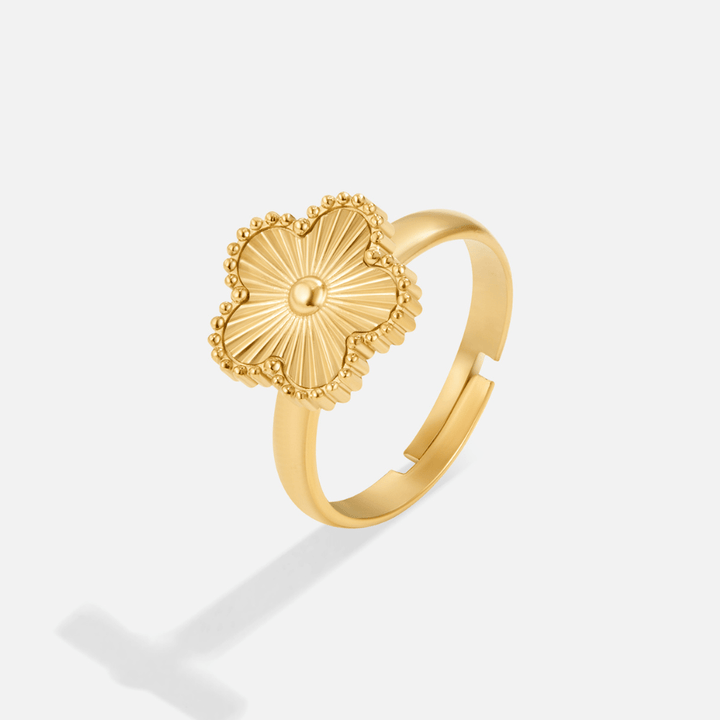 Goldener vierblättriger Ring