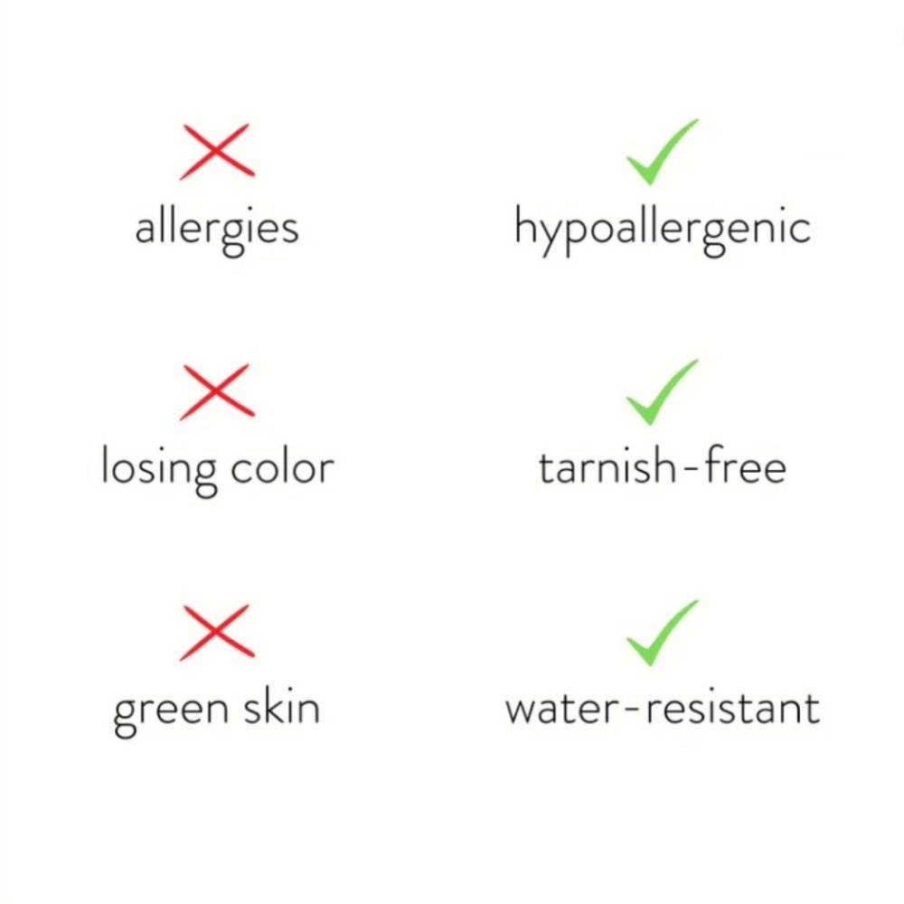 Ronja – Goldene Halskette mit Blumenanhänger