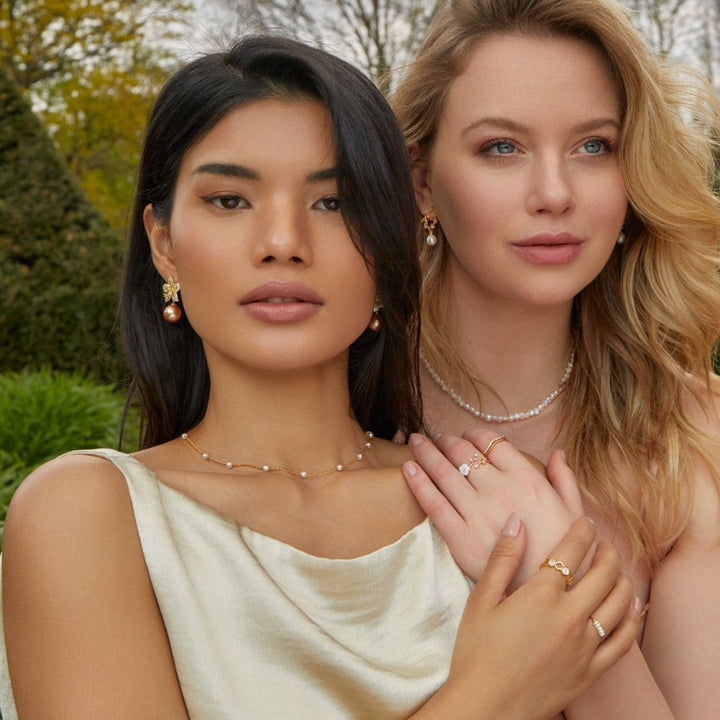 Miriam – Goldene Halskette in harmonischer Länge.