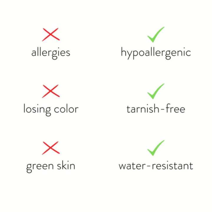 Veronika – Goldene doppelte Halskette mit schwarzen Akzenten.